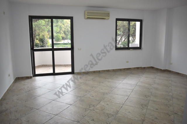 Zyre me qira tek Stadiumi Air Albania ne Tirane